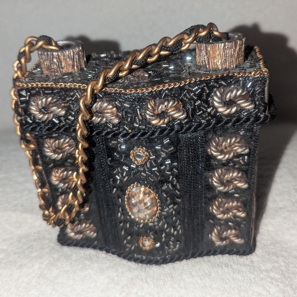 Elegant Black and Gold Hard Case Bag. Vintage From 60s. - Picture 1 of 12